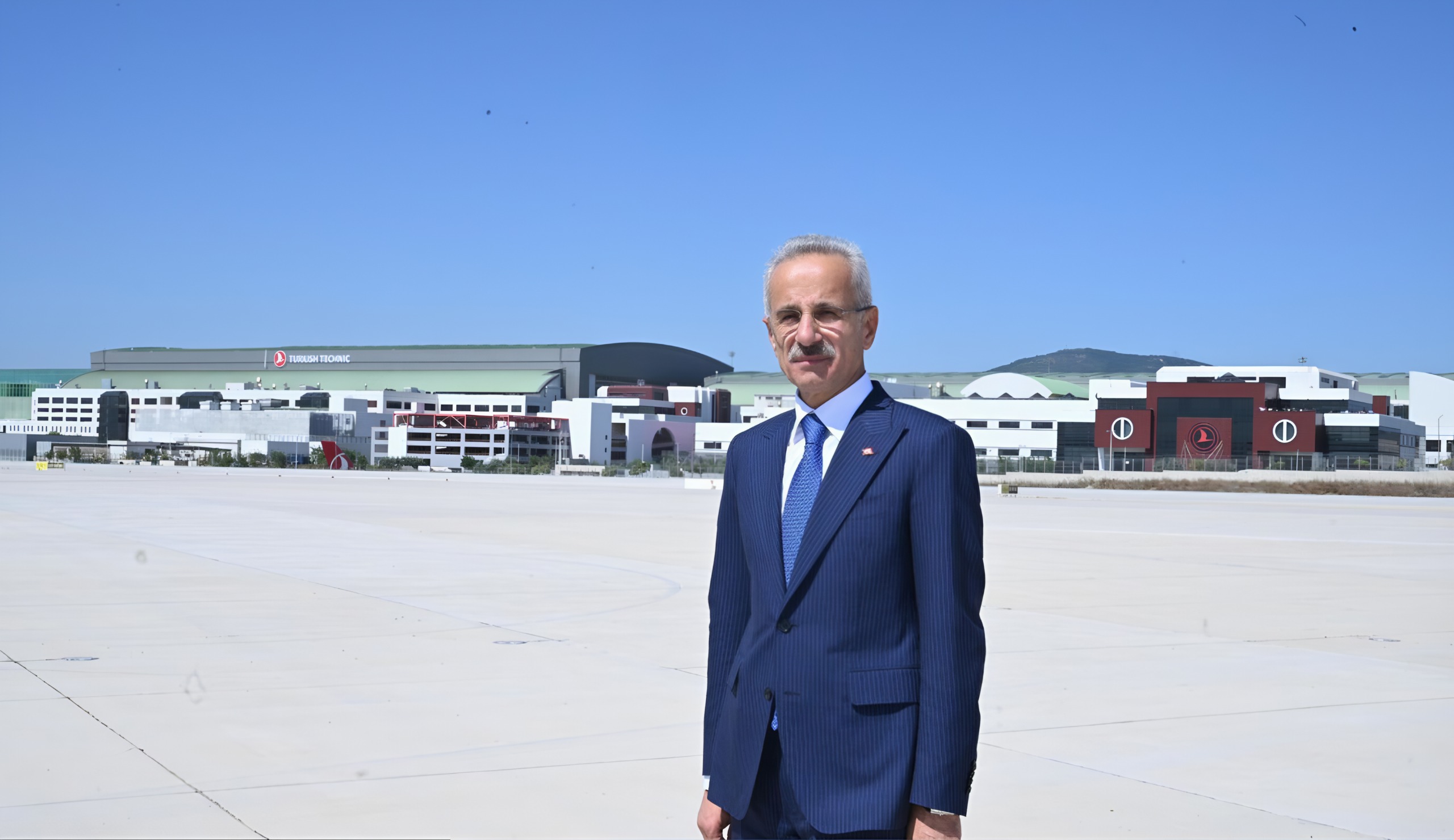 Bayram tatilinde havalimanlarında 6,1 milyon yolcuya hizmet verildi