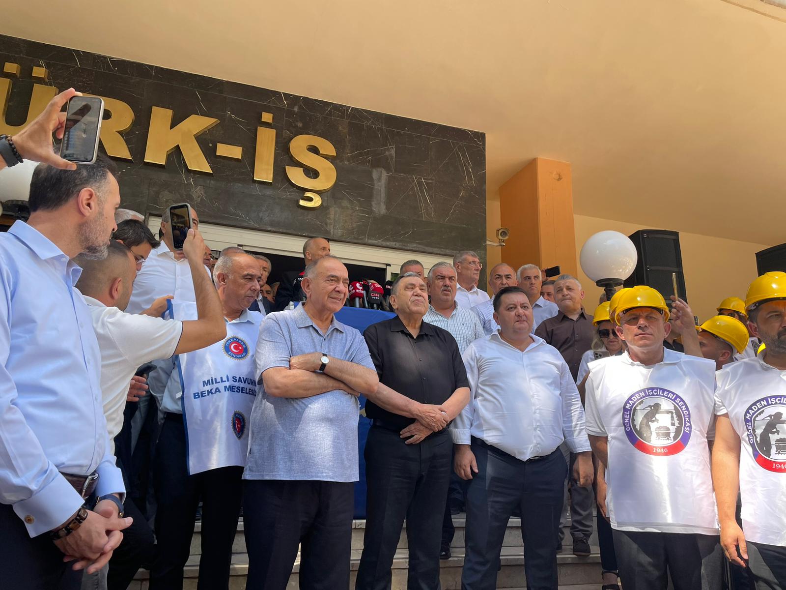 TÜRK-İŞ Grev Kararı Aldı